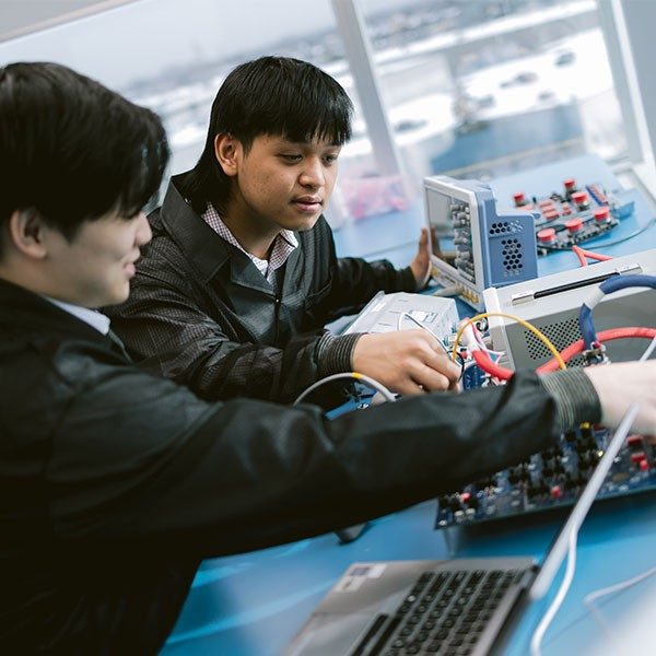 Exécution du programme mondial du F-35 : L’expertise en logiciel d’Aversan